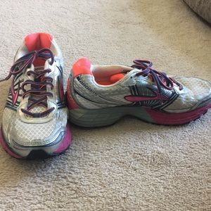 Brooks GTS
